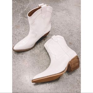 White snakeskin short cowgirl boots